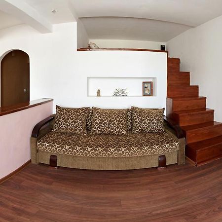 Babylon Apartment On Bukovinskaya Street Ривне Екстериор снимка